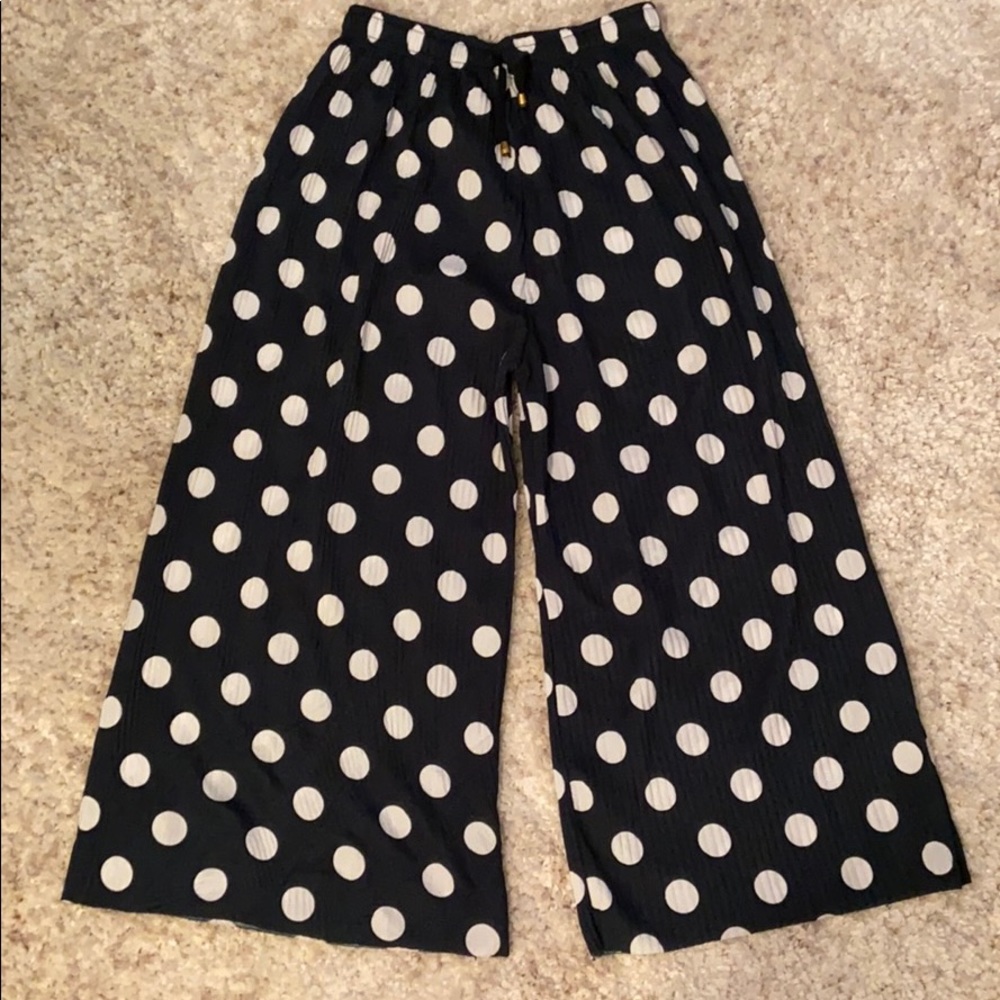 Pants w/polka dots